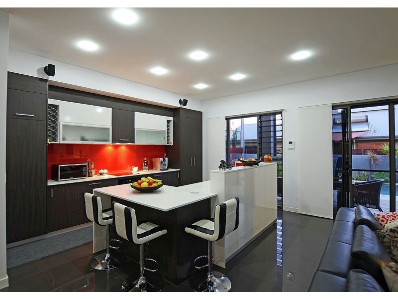 8 Pohlman Court, Scarness QLD 4655