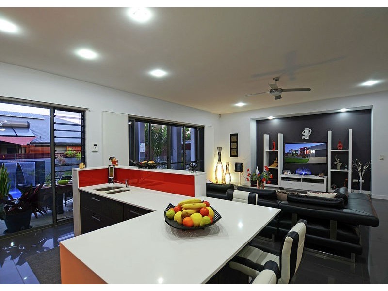 8 Pohlman Court, Scarness QLD 4655