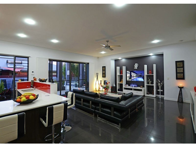 8 Pohlman Court, Scarness QLD 4655