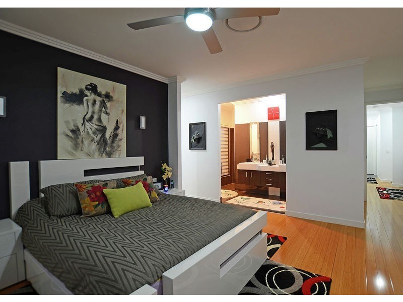 8 Pohlman Court, Scarness QLD 4655