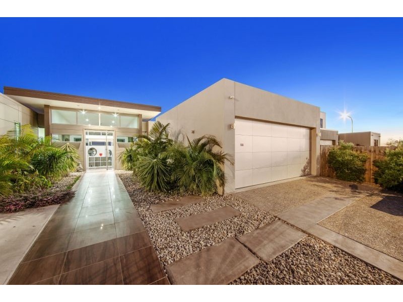 64 Royal Drive, Kawungan QLD 4655