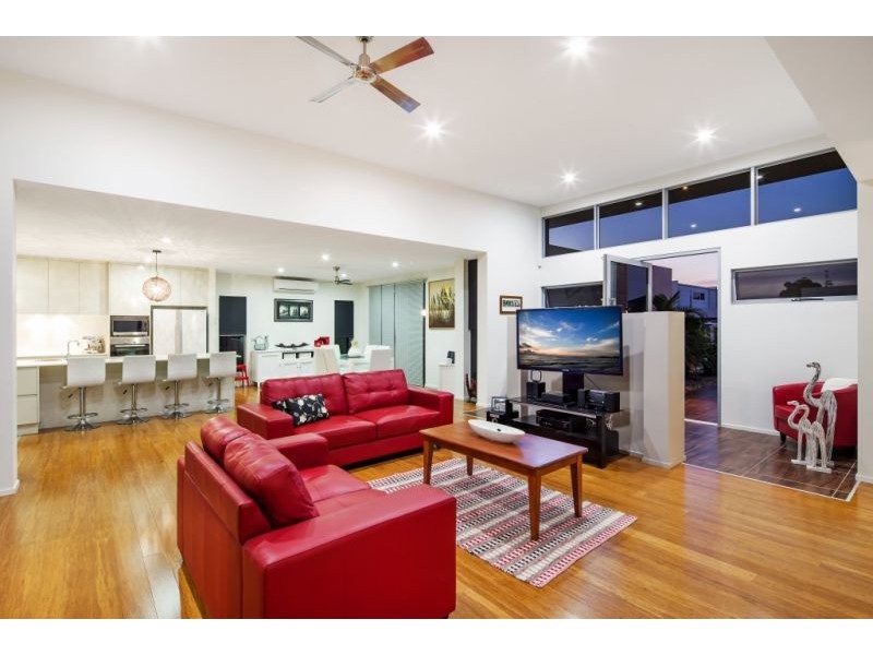 64 Royal Drive, Kawungan QLD 4655