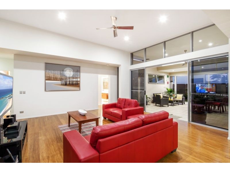 64 Royal Drive, Kawungan QLD 4655