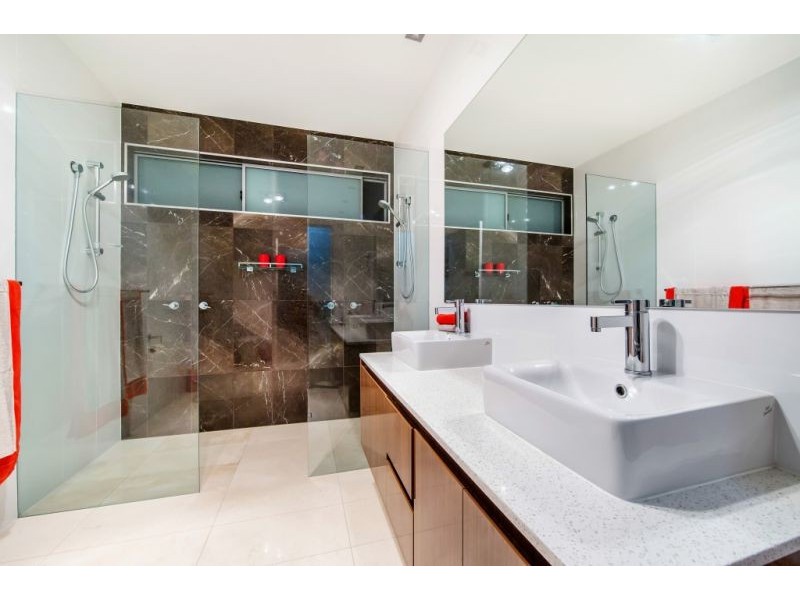 64 Royal Drive, Kawungan QLD 4655