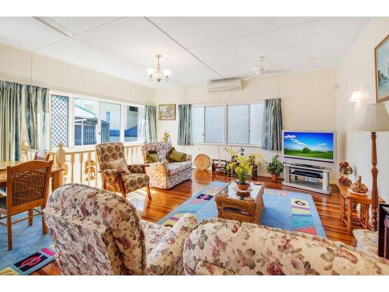 429 Esplanade, Torquay QLD 4655