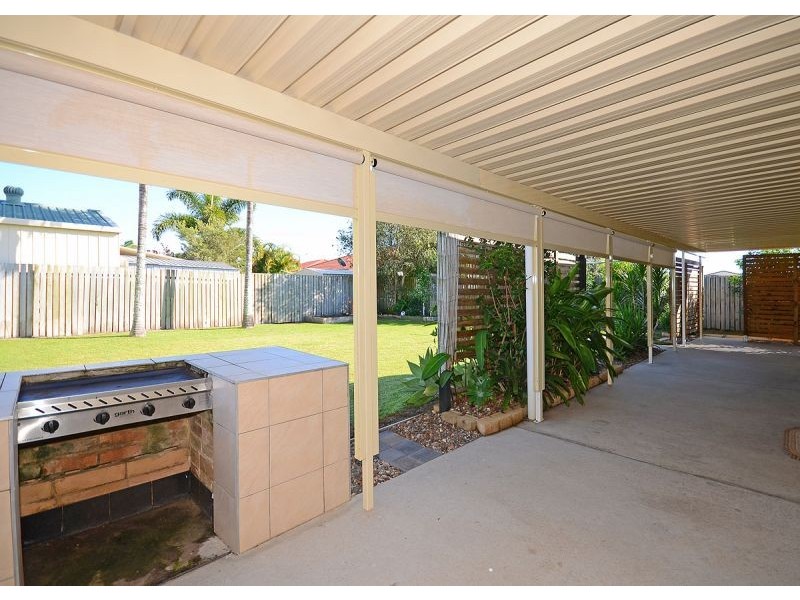 24 Wide Bay Drive, Eli Waters QLD 4655