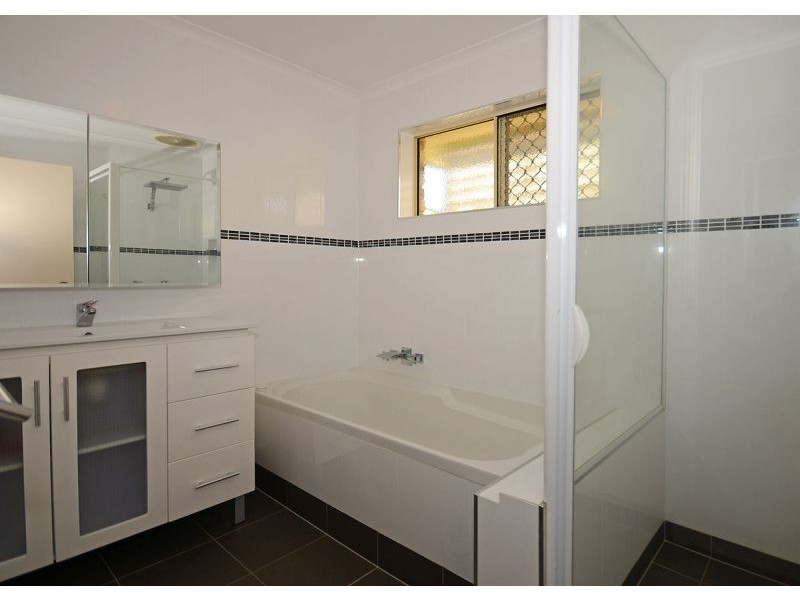 24 Wide Bay Drive, Eli Waters QLD 4655