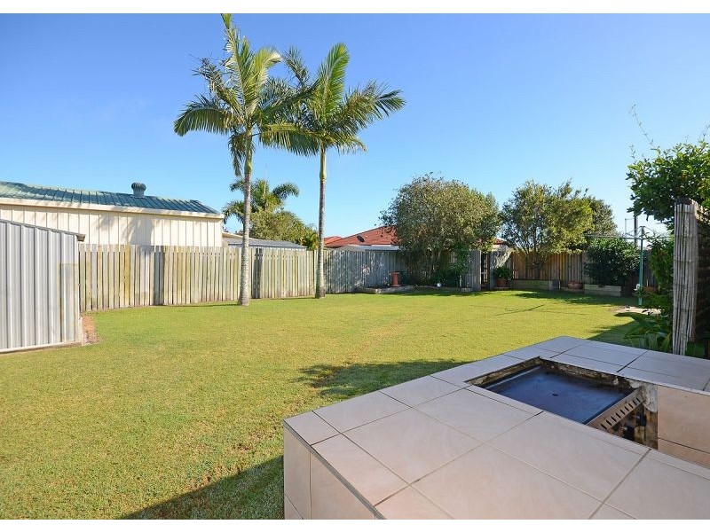 24 Wide Bay Drive, Eli Waters QLD 4655