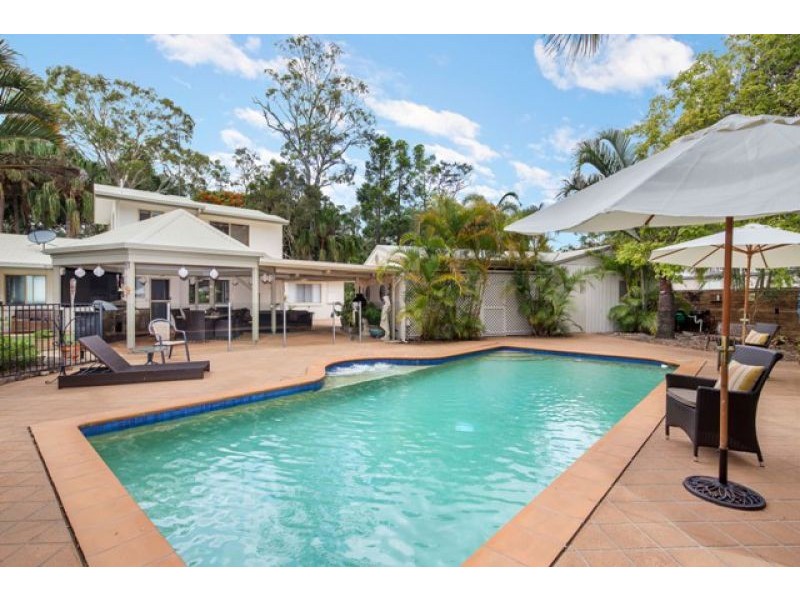 5 Flora Court, Dundowran Beach QLD 4655