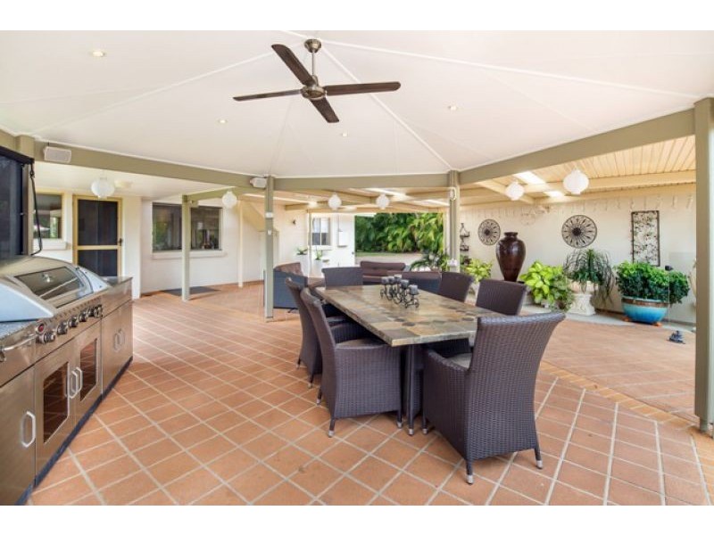 5 Flora Court, Dundowran Beach QLD 4655