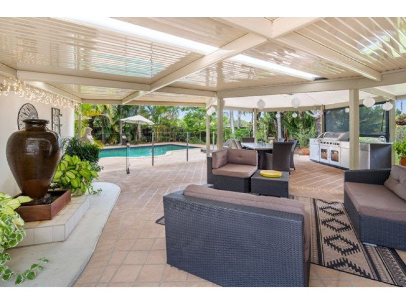5 Flora Court, Dundowran Beach QLD 4655