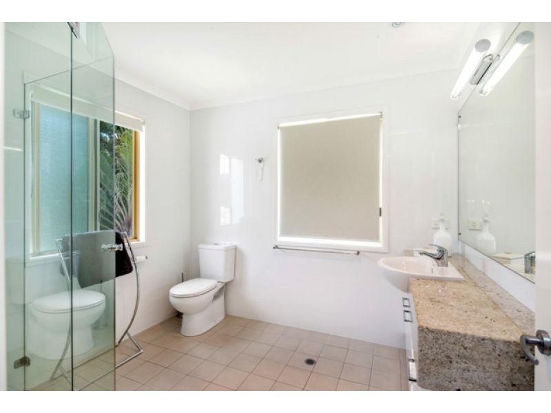 5 Flora Court, Dundowran Beach QLD 4655