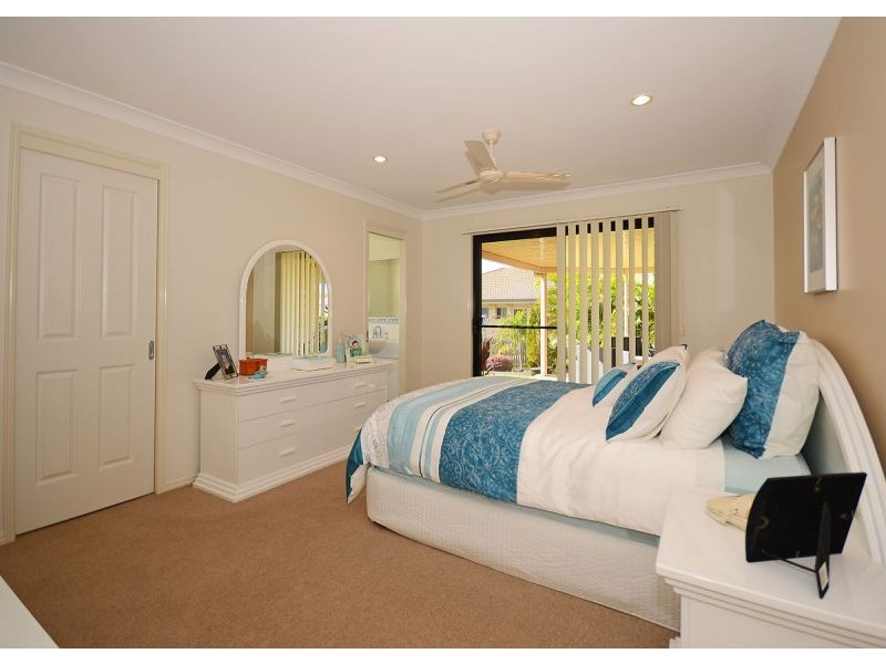 203 Cove Boulevard, River Heads QLD 4655