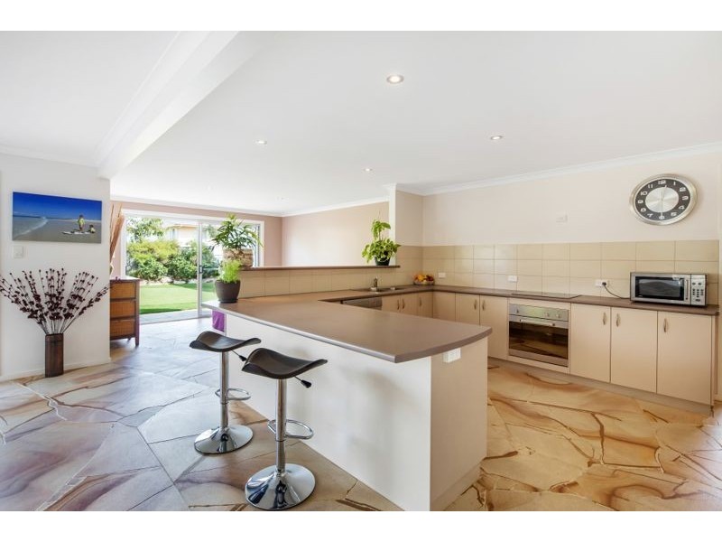 37 Miller Street, Urangan QLD 4655
