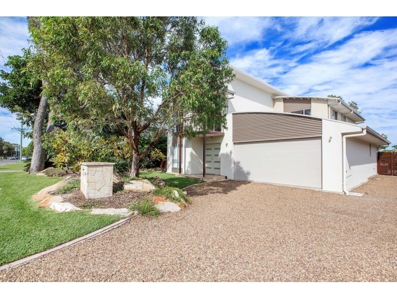 37 Miller Street, Urangan QLD 4655