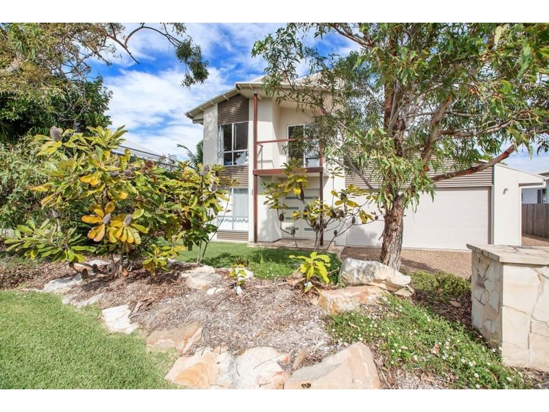 37 Miller Street, Urangan QLD 4655