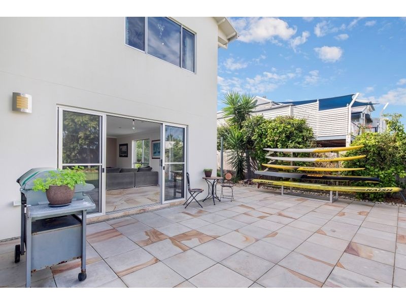 37 Miller Street, Urangan QLD 4655