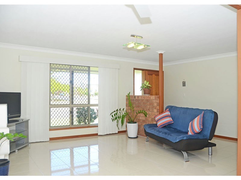 10 Hervey Street, Scarness QLD 4655