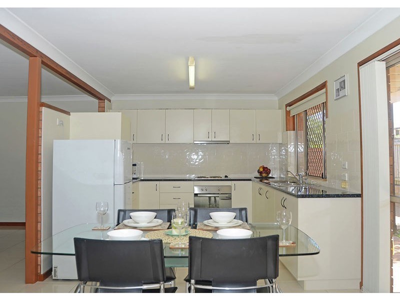 10 Hervey Street, Scarness QLD 4655