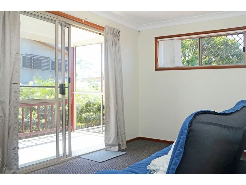 10 Hervey Street, Scarness QLD 4655