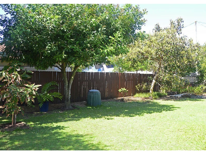 10 Hervey Street, Scarness QLD 4655