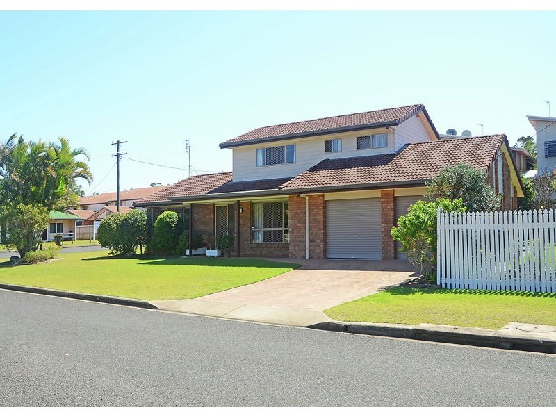 10 Hervey Street, Scarness QLD 4655