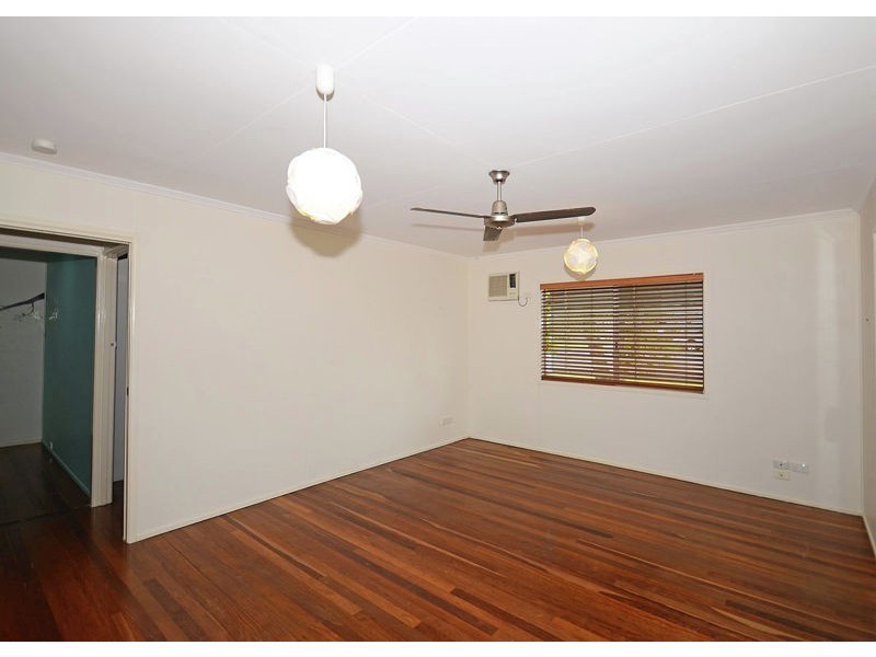 32 Neils Street, Pialba QLD 4655