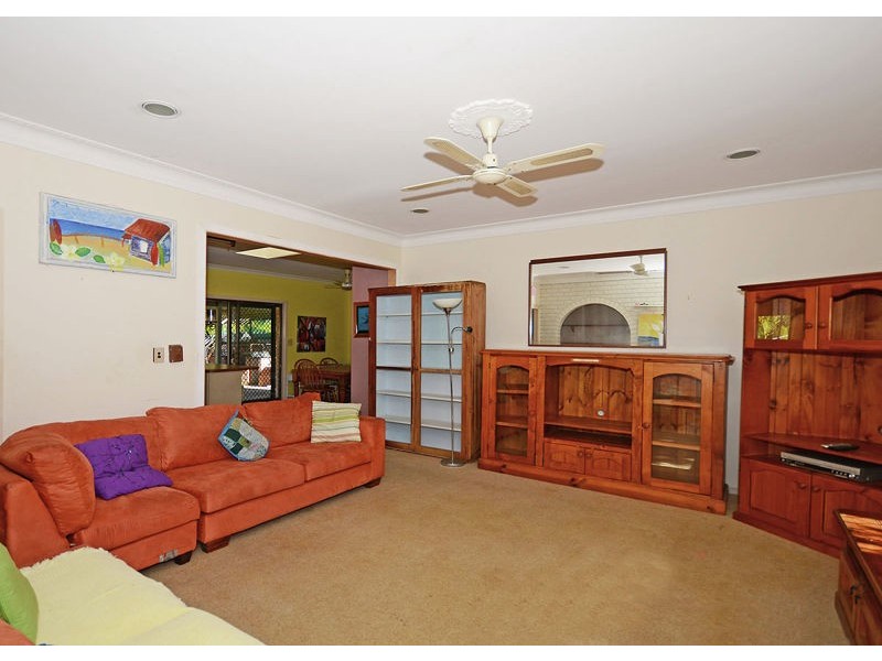 22 Richard Street, Urangan QLD 4655