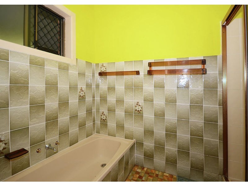 22 Richard Street, Urangan QLD 4655