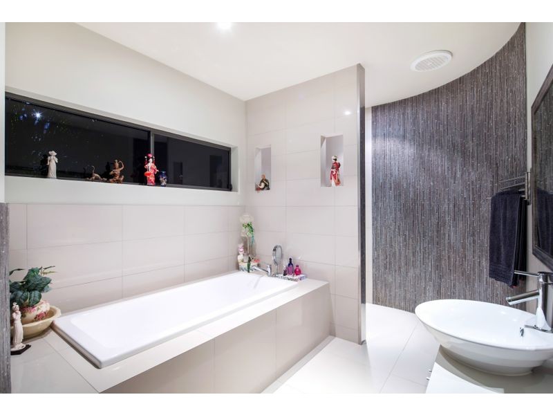 1 Dundowran Beach Esplanade, Dundowran Beach QLD 4655