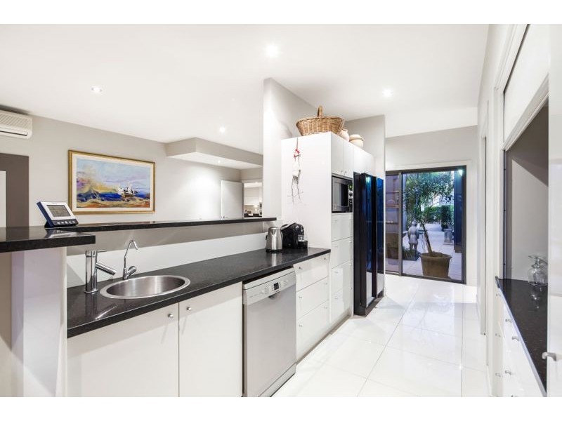 1 Dundowran Beach Esplanade, Dundowran Beach QLD 4655