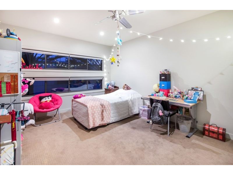 1 Dundowran Beach Esplanade, Dundowran Beach QLD 4655