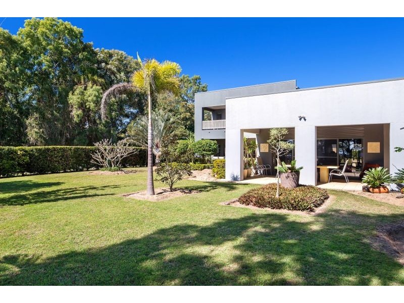 1 Dundowran Beach Esplanade, Dundowran Beach QLD 4655