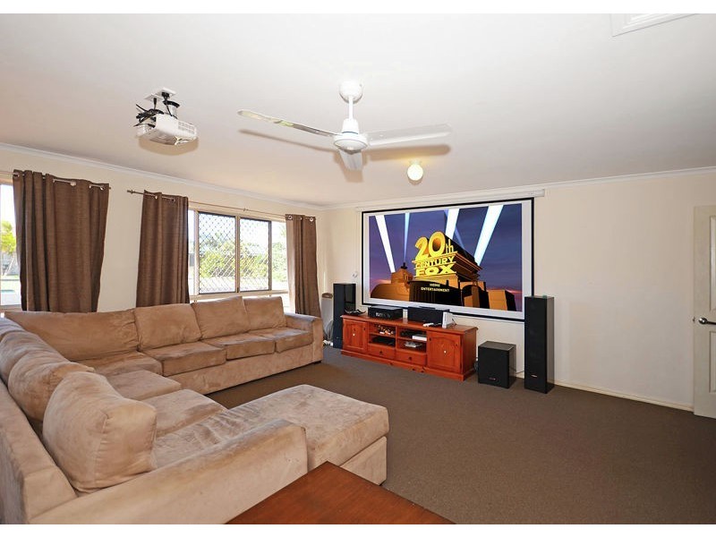 4 Merrilyn Court, Urangan QLD 4655