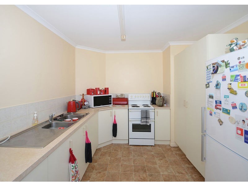 37 Banksia Street, Point Vernon QLD 4655