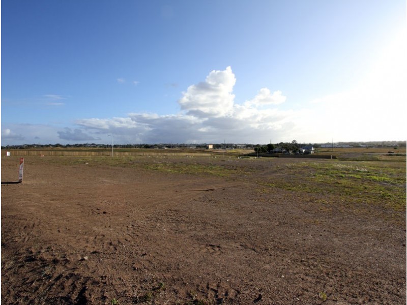 8 ( Lot 4 ) Eli Court, Kawungan QLD 4655