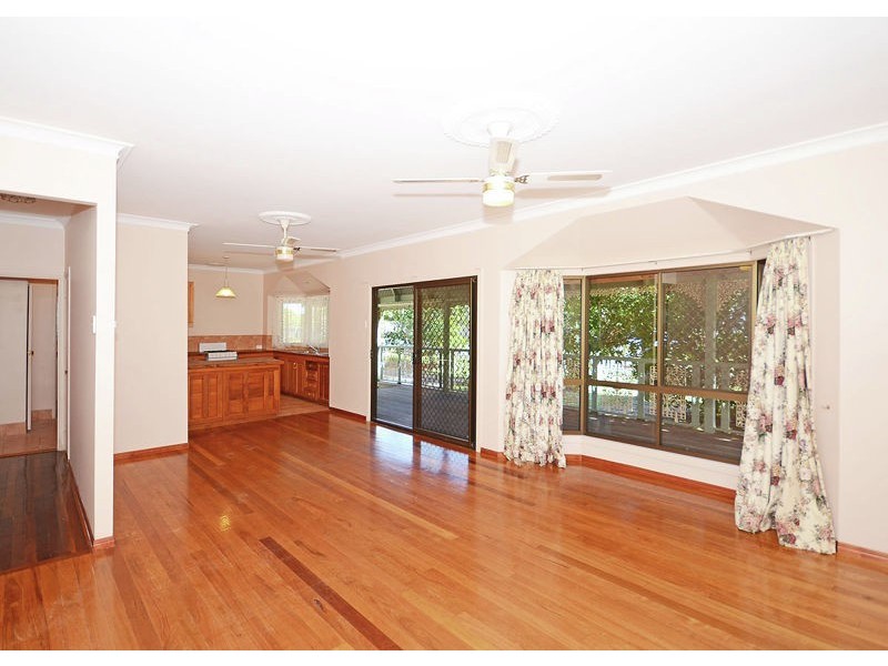 17B Hibiscus Street, Urangan QLD 4655