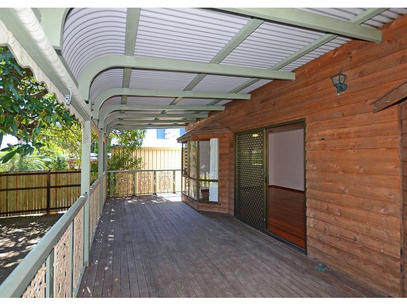 17B Hibiscus Street, Urangan QLD 4655