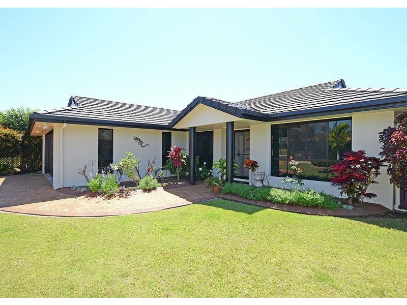 15 Delmo Court, Urraween QLD 4655