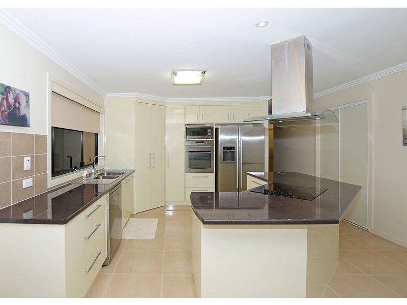 15 Delmo Court, Urraween QLD 4655