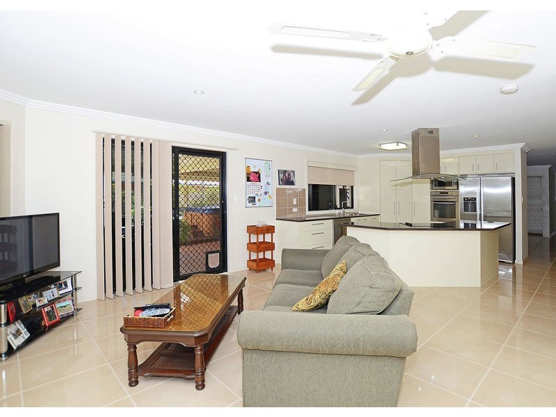 15 Delmo Court, Urraween QLD 4655