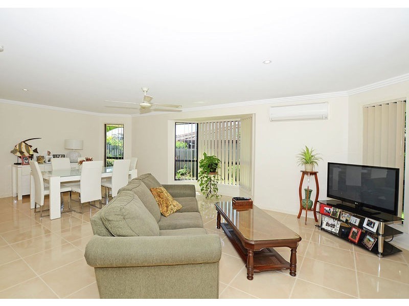 15 Delmo Court, Urraween QLD 4655