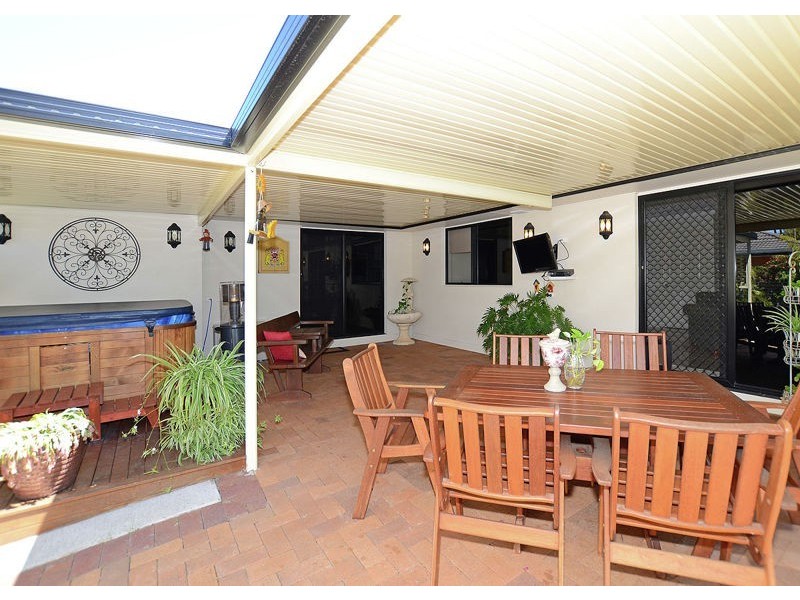 15 Delmo Court, Urraween QLD 4655