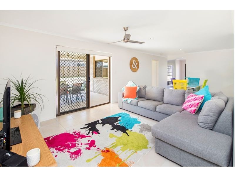 7 Jovi Court, Scarness QLD 4655