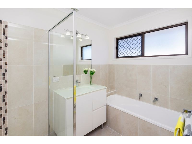 7 Jovi Court, Scarness QLD 4655