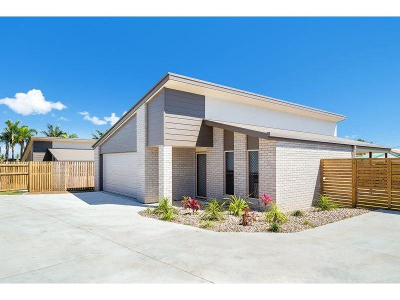 1/5 & 2/5 Jovi Court, Scarness QLD 4655