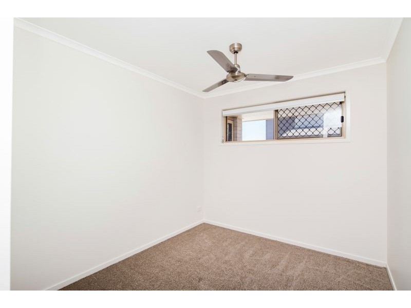 1/5 & 2/5 Jovi Court, Scarness QLD 4655