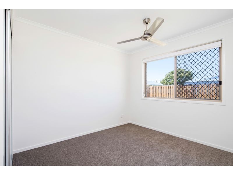 1/5 & 2/5 Jovi Court, Scarness QLD 4655