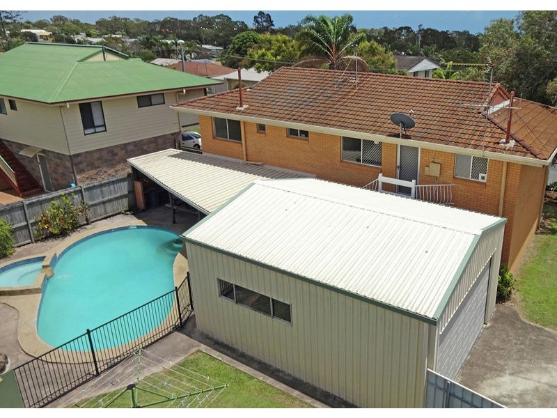 33 Holiday Parade, Scarness QLD 4655