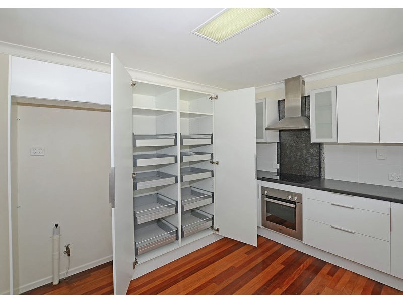 33 Holiday Parade, Scarness QLD 4655